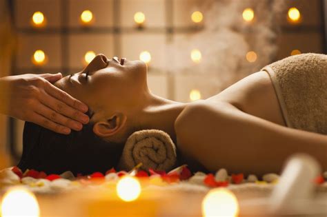 Erotic massage Yasinya